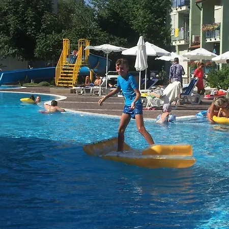 Обзаведен Двуспален Апартамент С Веранда И Басейн * Sunny Beach