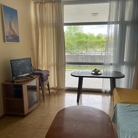 Обзаведен Двуспален Апартамент С Веранда И Басейн Sunny Beach